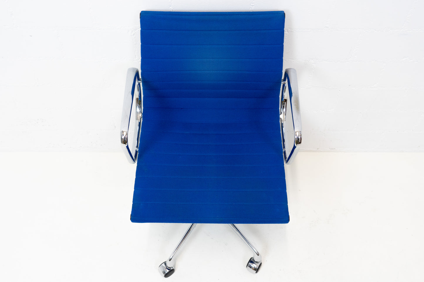 Vitra Aluminium Chair EA 117 Hopsak Nr. 6