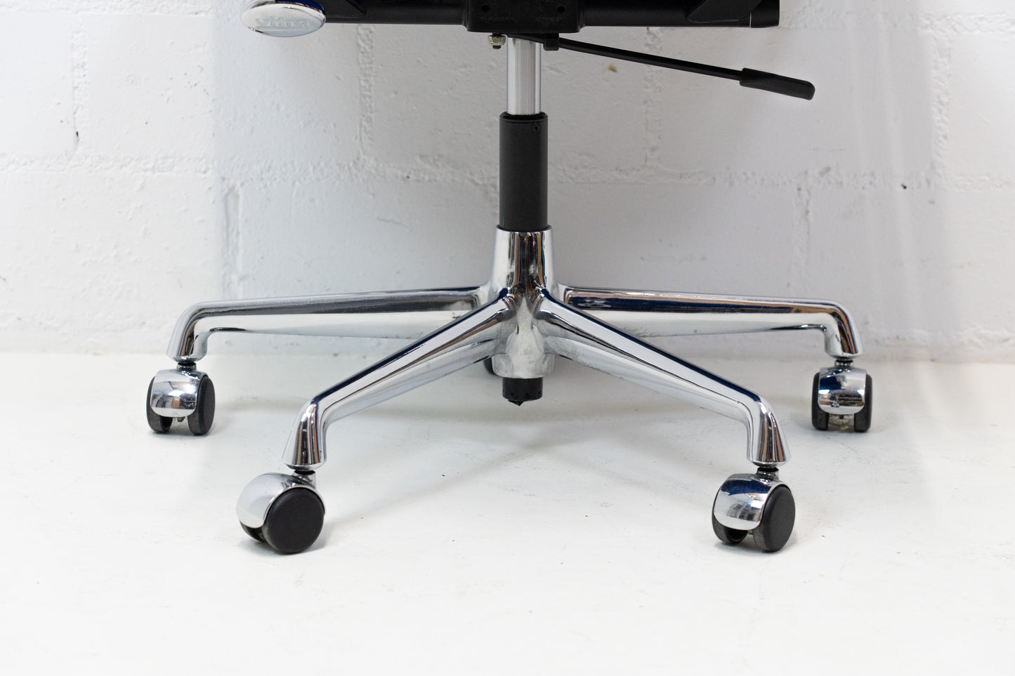 Vitra Aluminium Chair EA 117 Hopsak Nr. 6