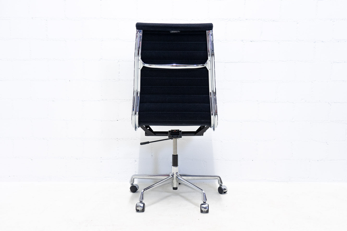 Vitra Aluminium Chair EA 119 Hopsak Nr. 2