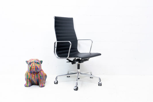 Vitra Aluminium Chair EA 119 Leder