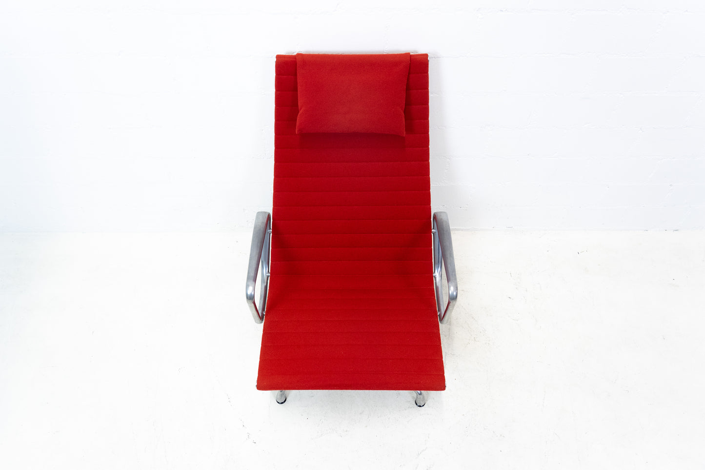 Vitra Eames Aluminium Chair EA 124 Nr. 2