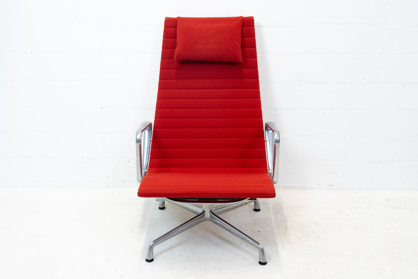 Vitra Eames Aluminium Chair EA 124 Nr. 2