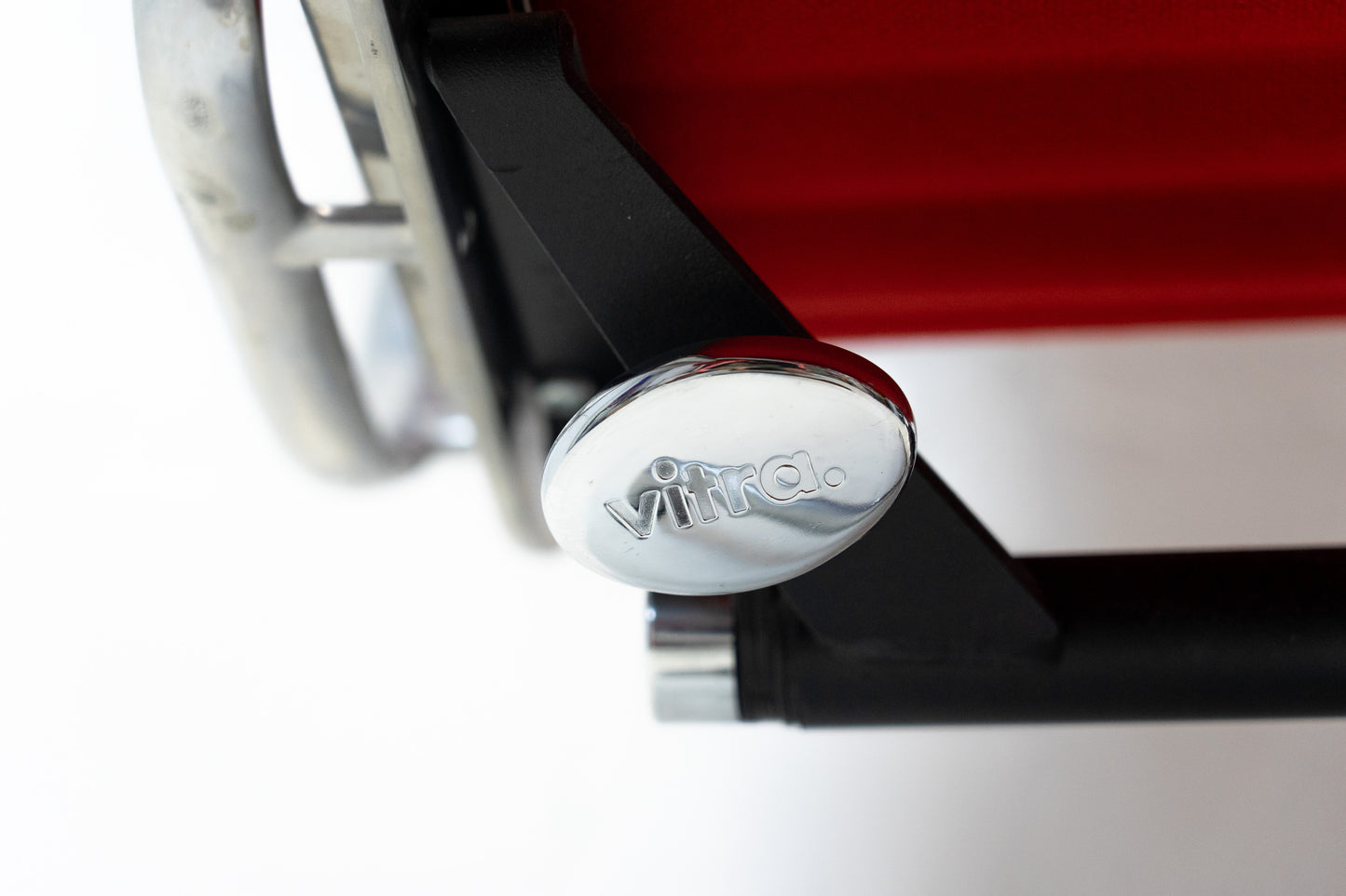 Vitra Eames Aluminium Chair EA 124 Nr. 2