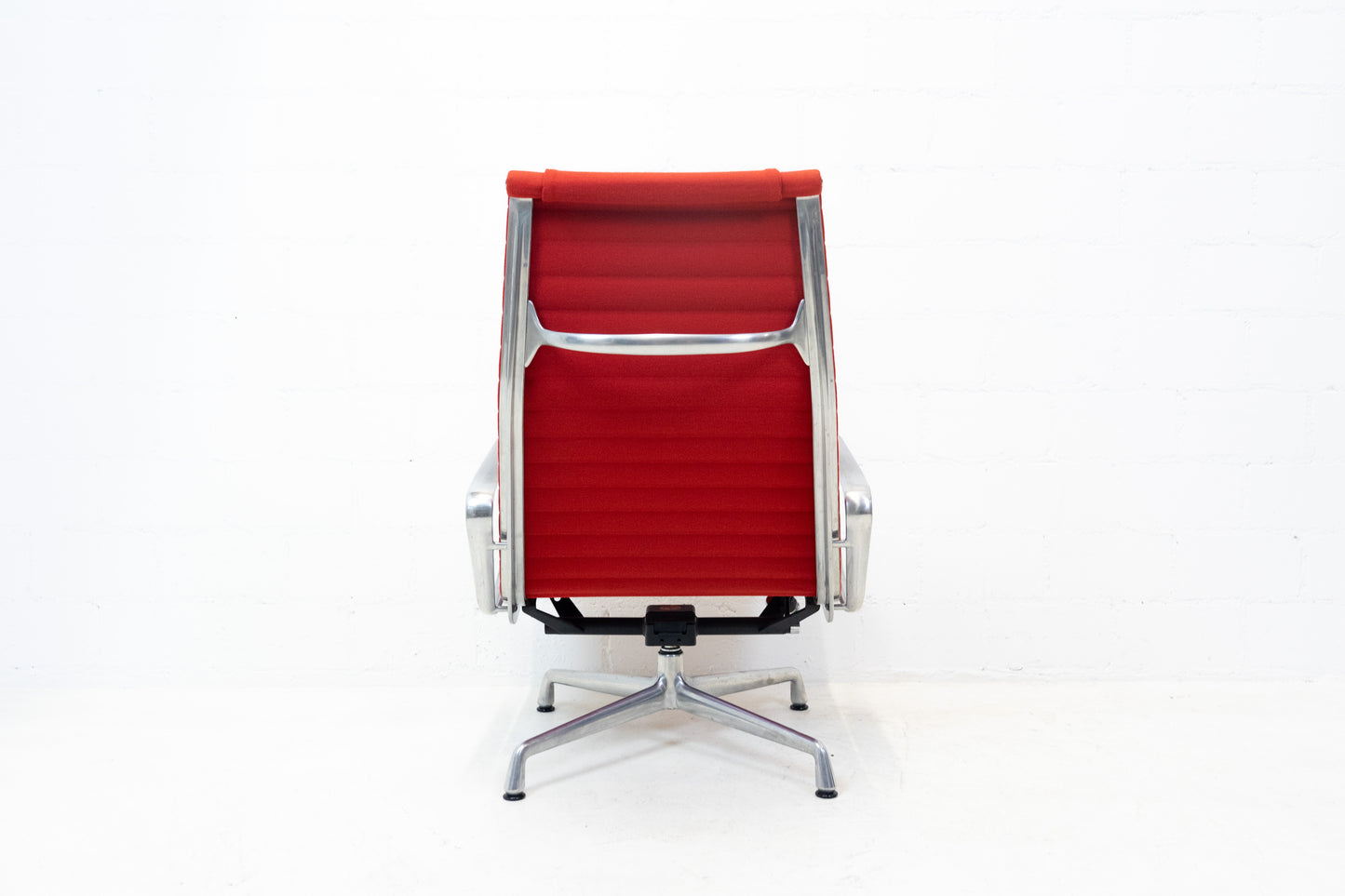 Vitra Eames Aluminium Chair EA 124 Nr. 2