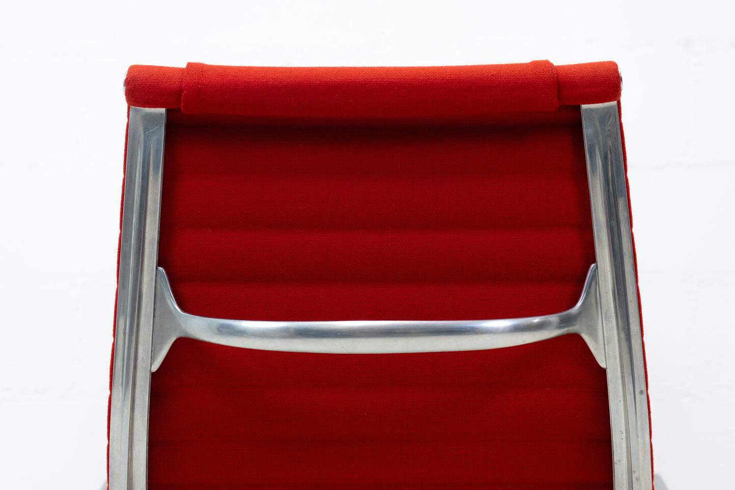 Vitra Eames Aluminium Chair EA 124 Nr. 2