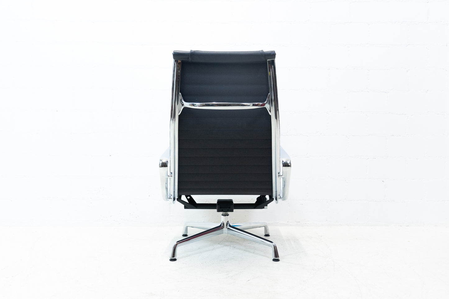 Vitra Eames Aluminium Chair EA 124 Nr. 4