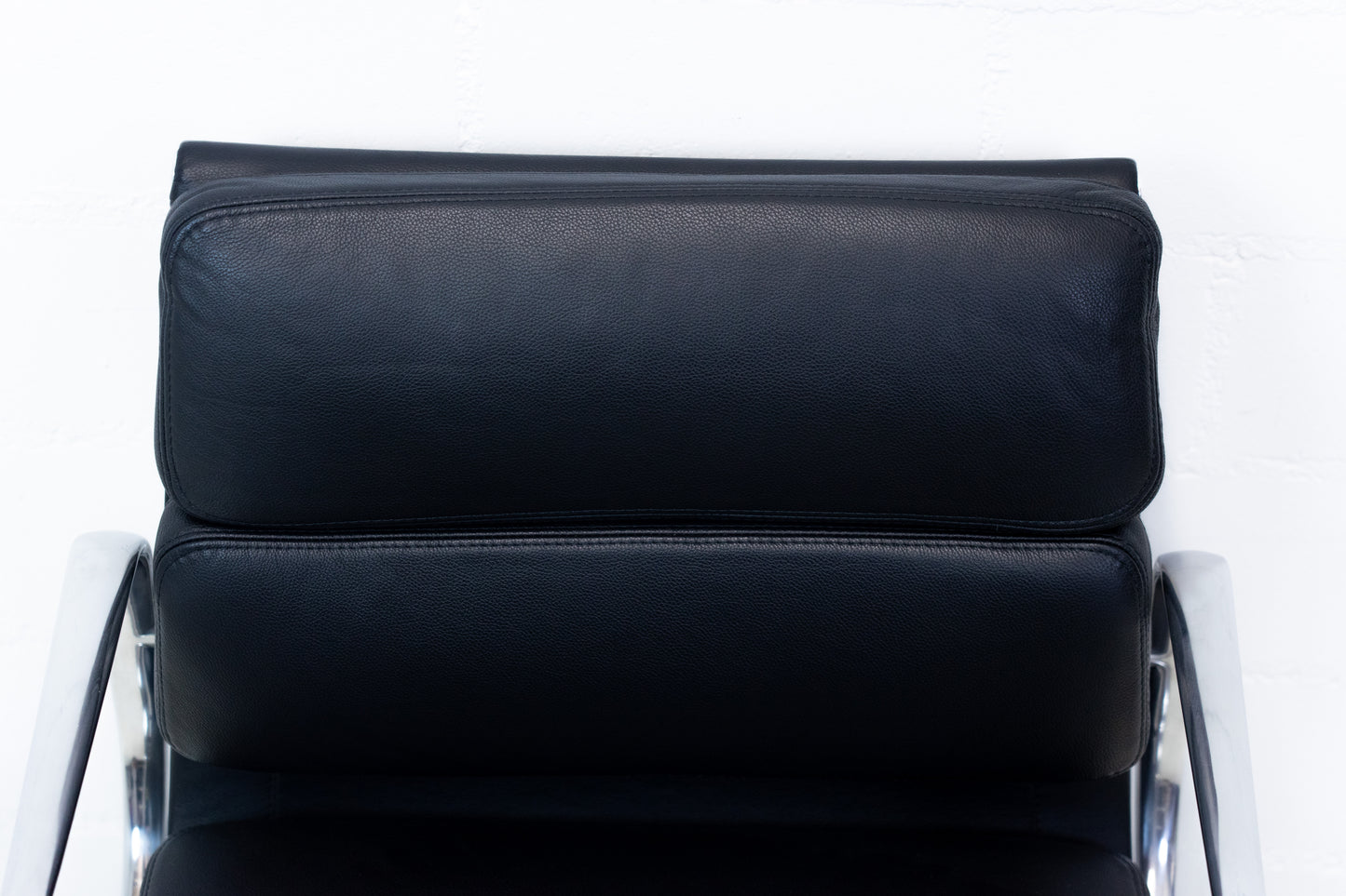 Vitra Eames Aluminium Chair EA 217 Leder Nr. 2