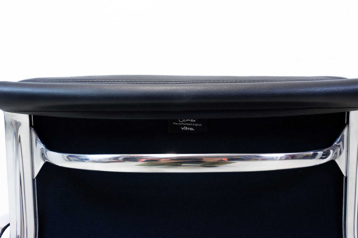 Vitra Eames Aluminium Chair EA 217 Leder Nr. 2