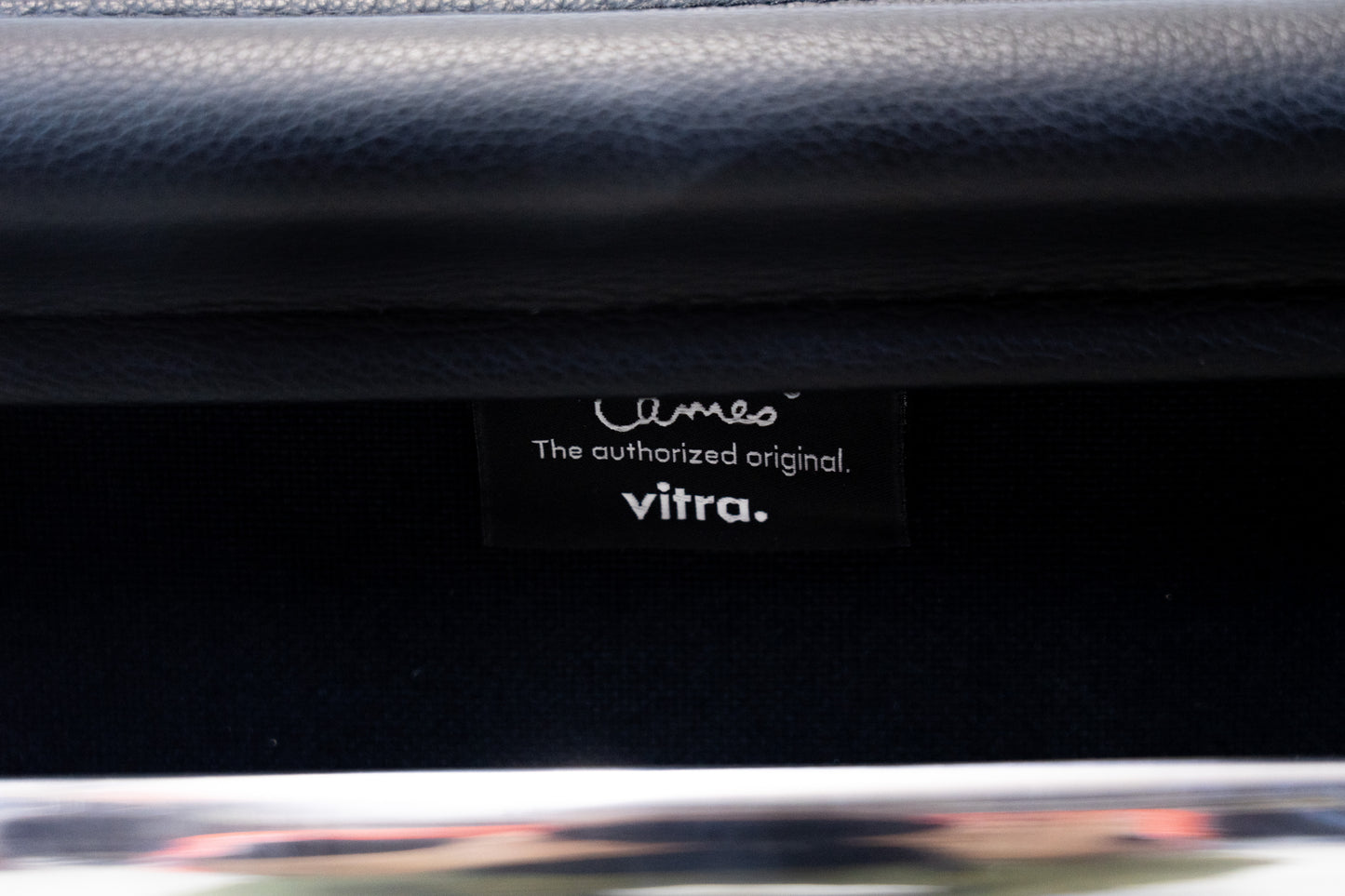 Vitra Eames Aluminium Chair EA 217 Leder Nr. 2