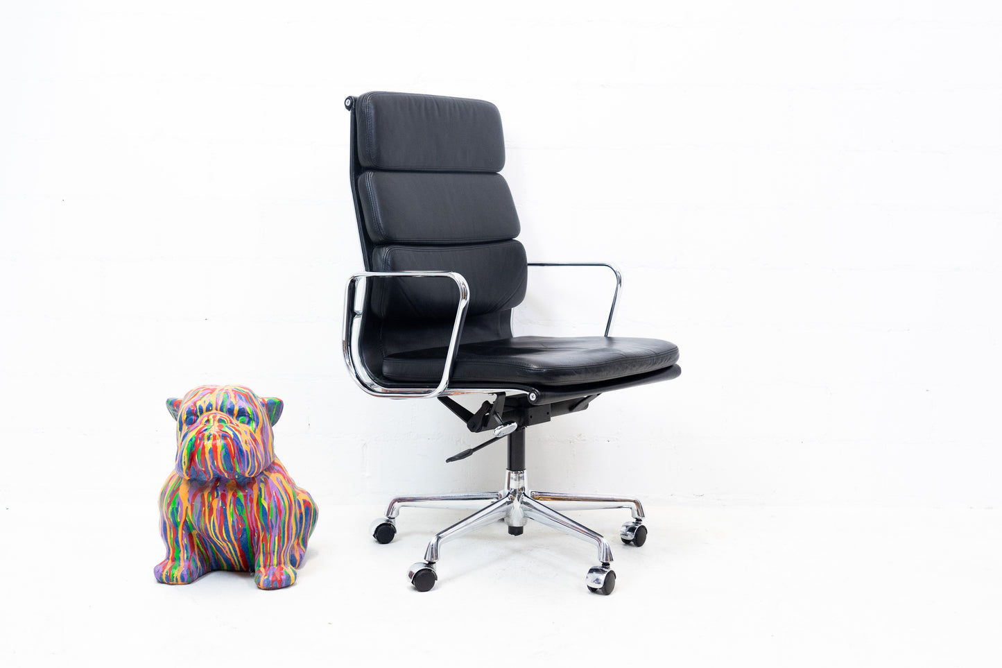 Vitra Aluminium Chair EA 219 Soft Pad Eames Nr. 2