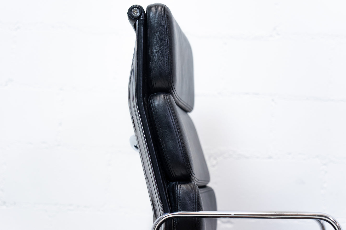 Vitra Aluminium Chair EA 219 Soft Pad Eames Nr. 2