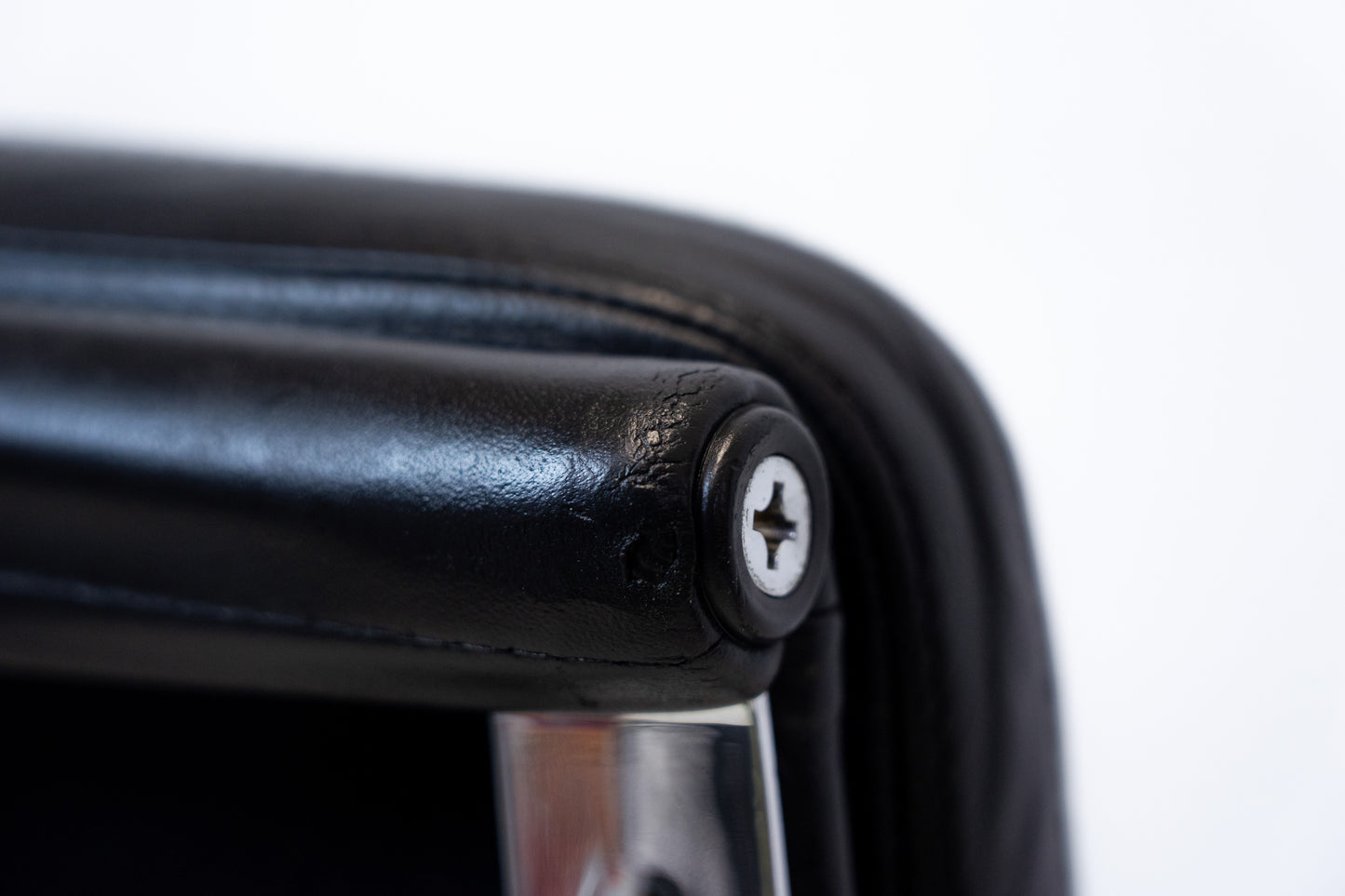 Vitra Aluminium Chair EA 219 Soft Pad Eames Nr. 2