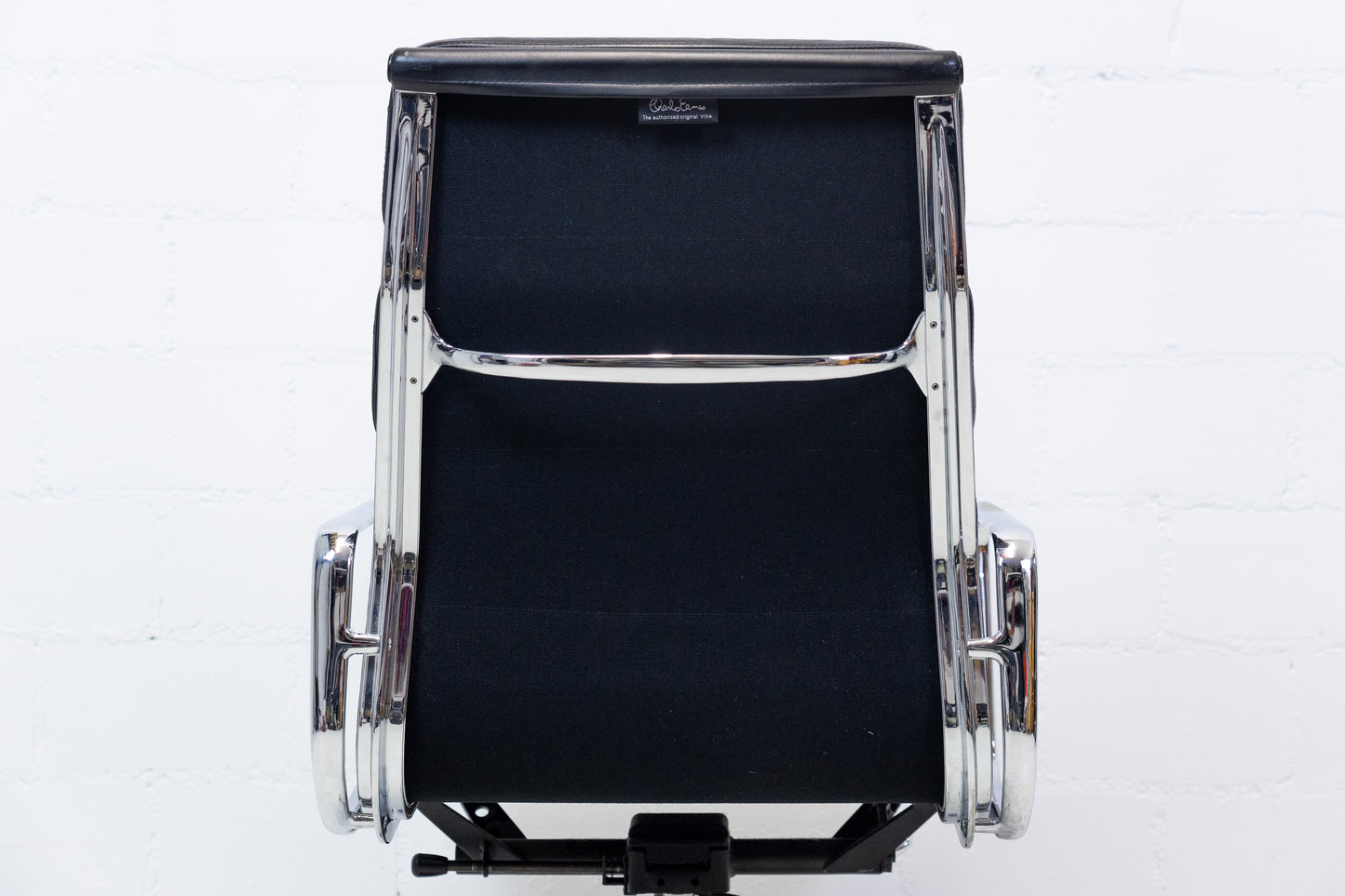 Vitra Aluminium Chair EA 219 Soft Pad Eames Nr. 2