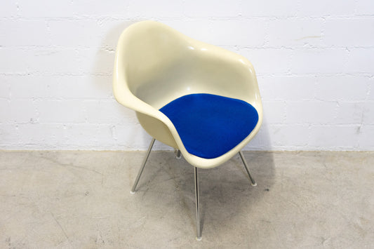 Vitra Eames Arm Chair DAX