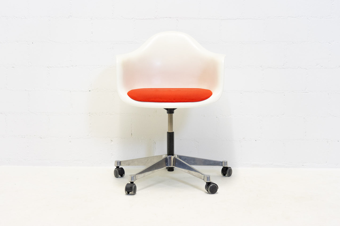 Vitra Eames Plastic Armchair PACC Bürostuhl