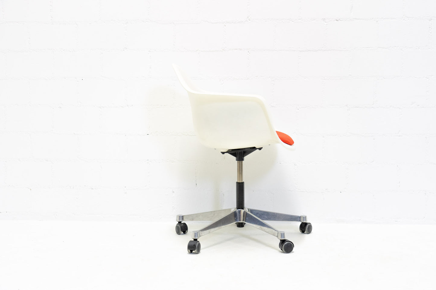 Vitra Eames Plastic Armchair PACC Bürostuhl