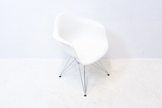 Vitra Eames Plastic Armchair DSR Weiss