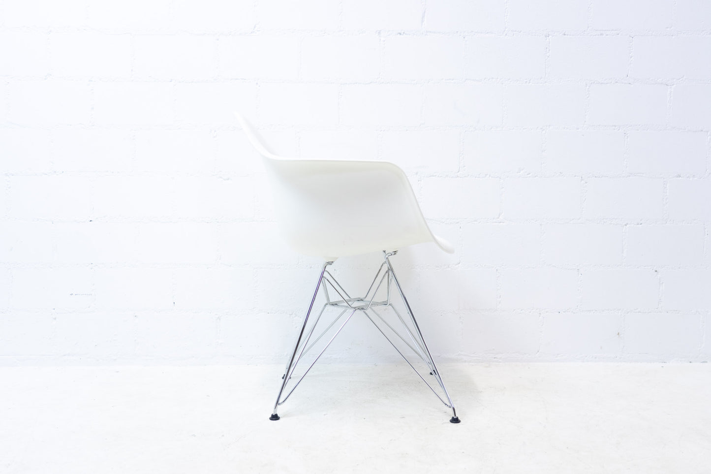 Vitra Eames Plastic Armchair DSR Weiss