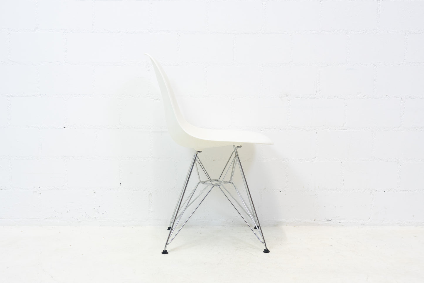 Vitra Eames Plastic Sidechair DSR Weiss