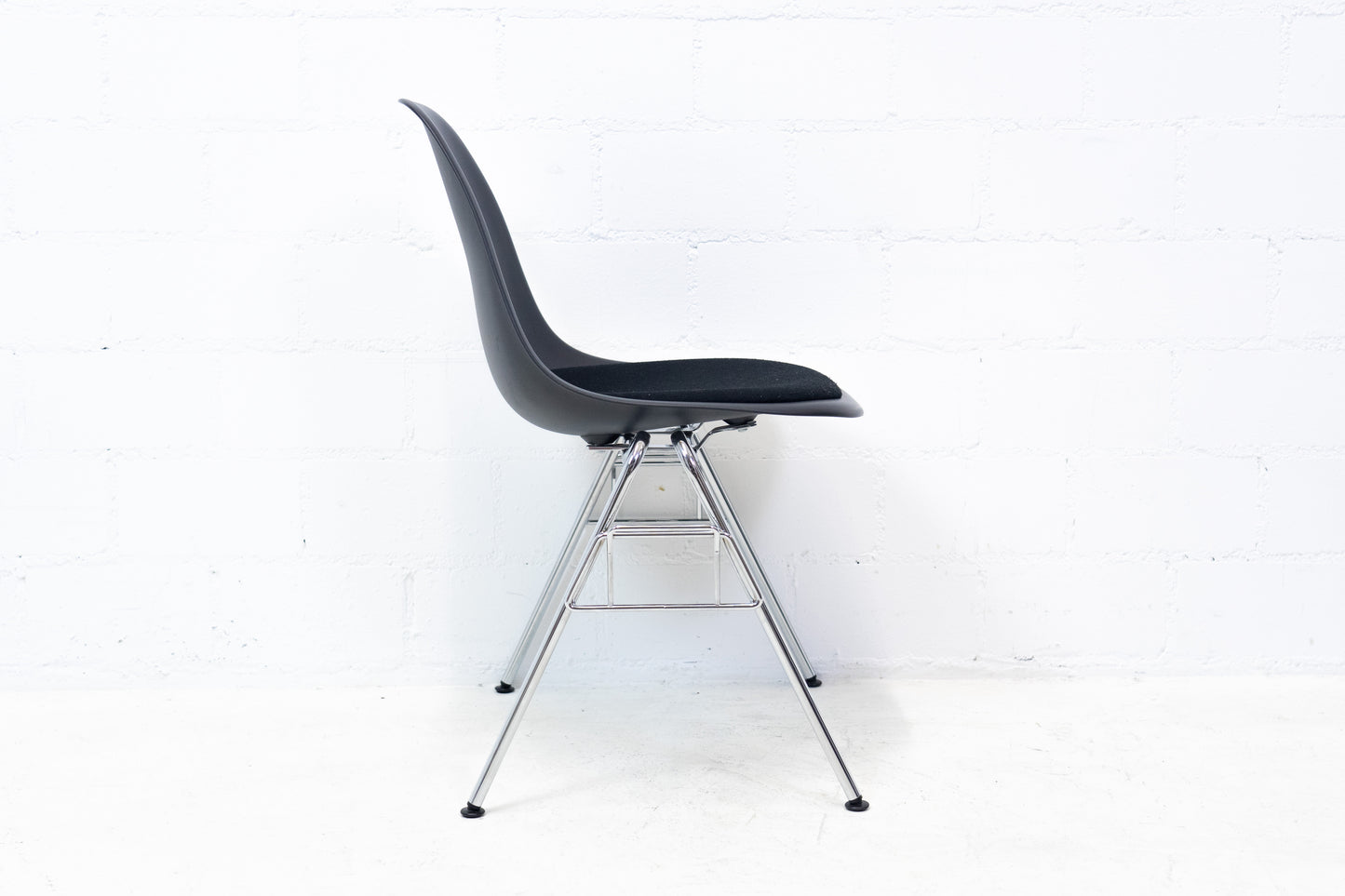 Vitra Eames Plastic Sidechair DSS Nr. 3