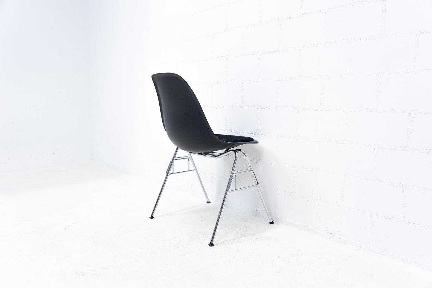Vitra Eames Plastic Sidechair DSS Nr. 3