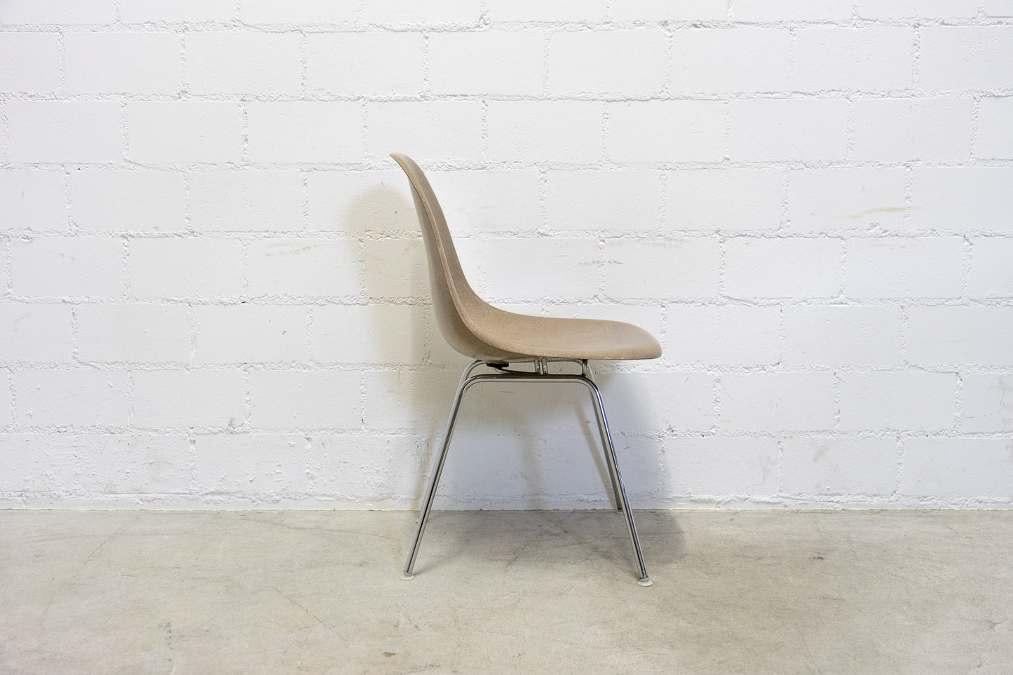 Vitra Eames Sidechair Fiberglas Nr. 1