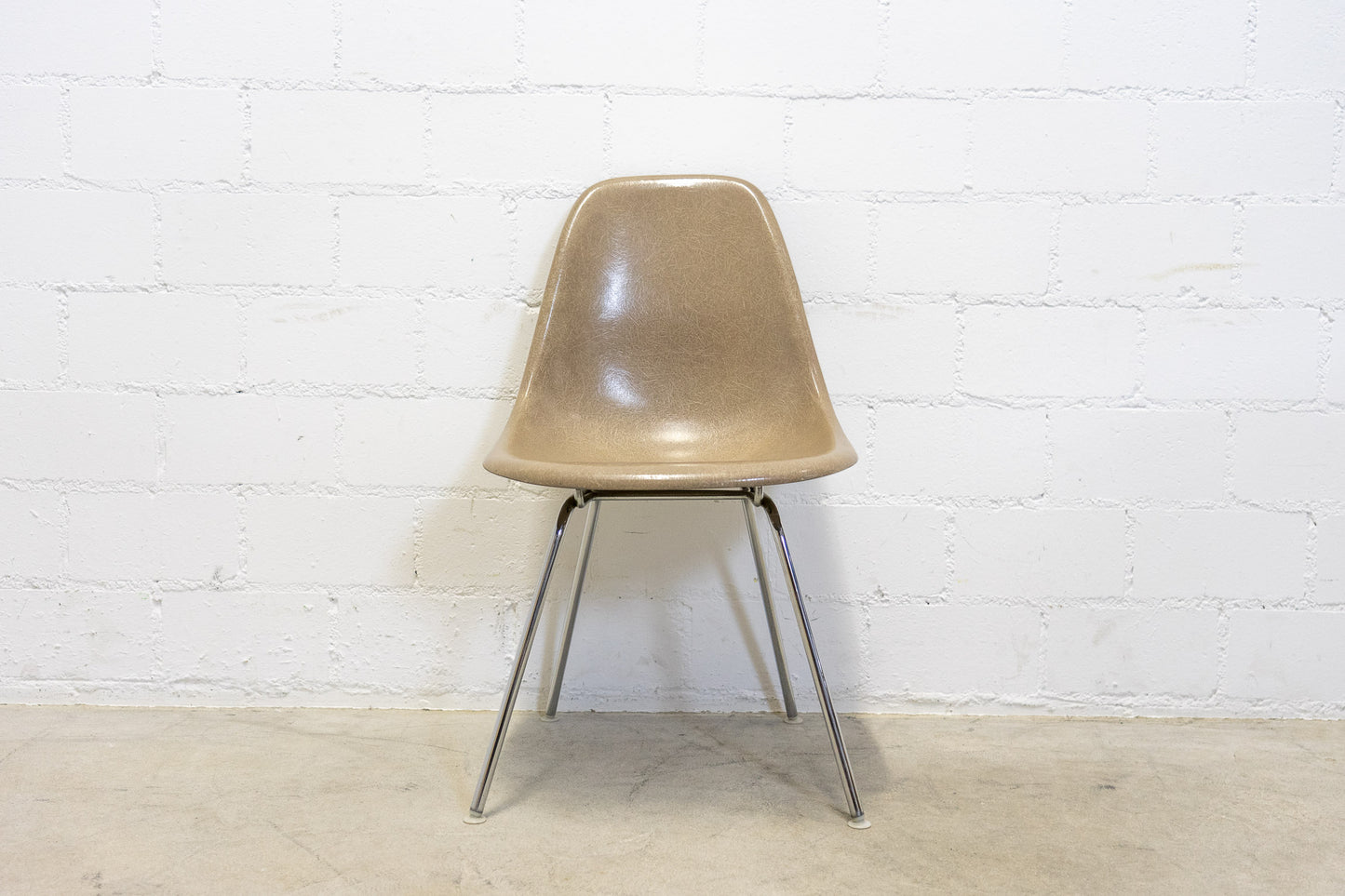 Vitra Eames Sidechair Fiberglas Nr. 1