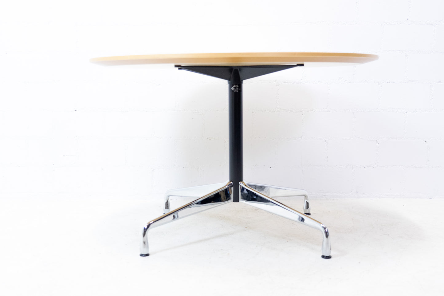 Vitra Eames Segmented Table Nr. 3