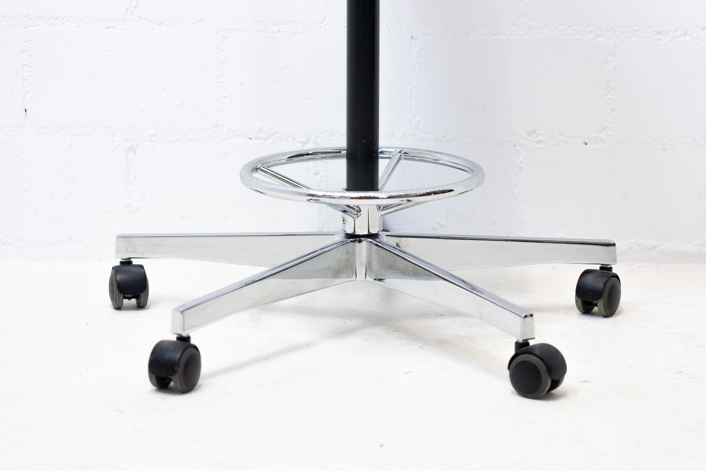 Vitra Nelson Perch Stool Leder