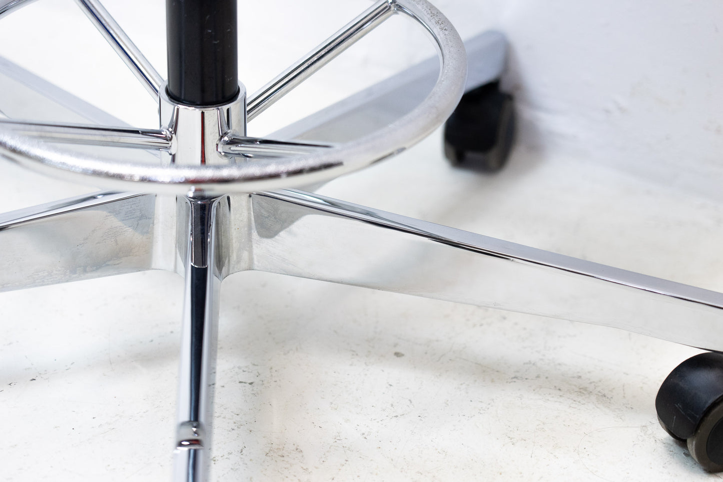 Vitra Nelson Perch Stool Leder