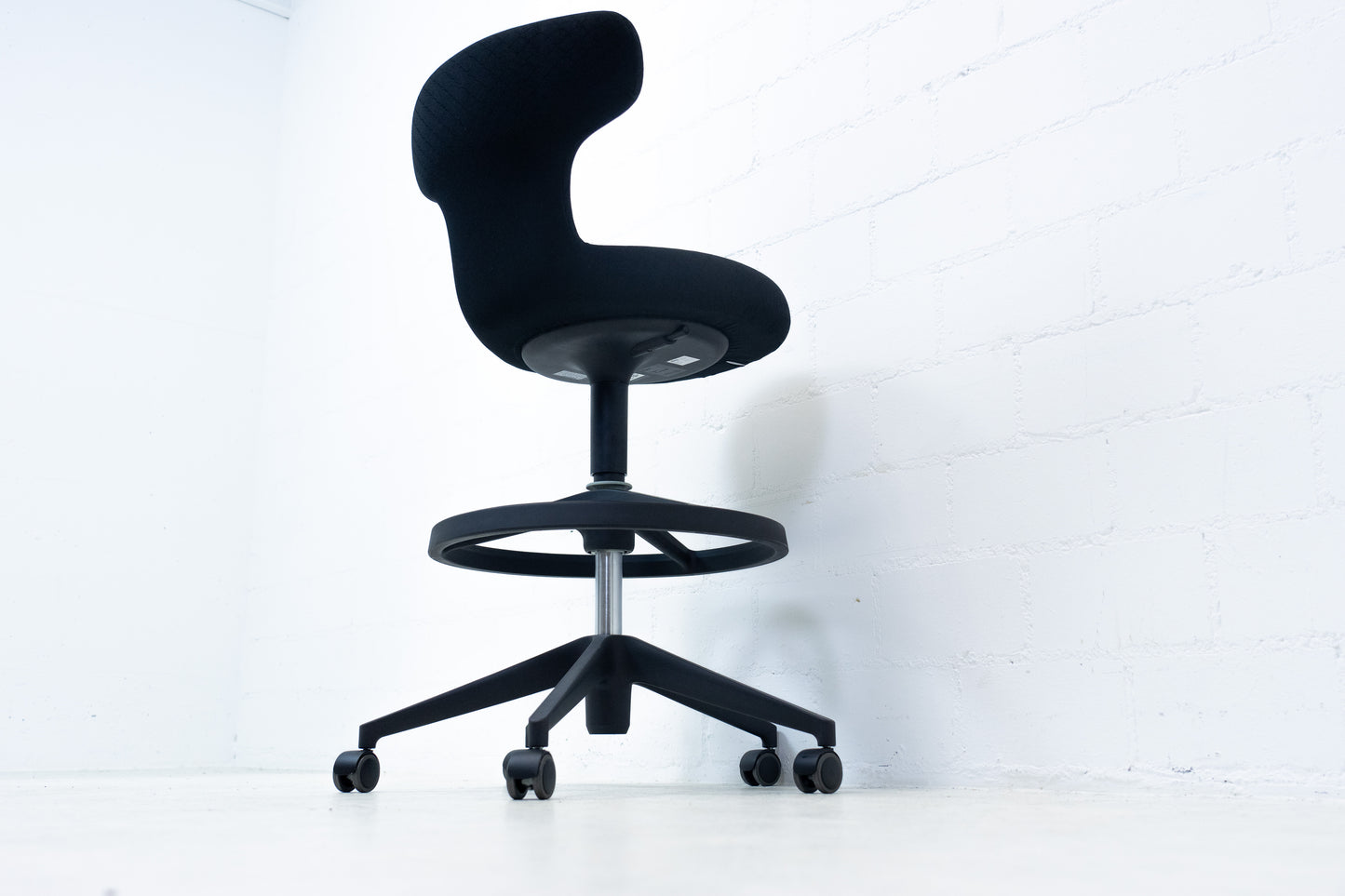 Vitra Pivot High Stool Bürostuhl